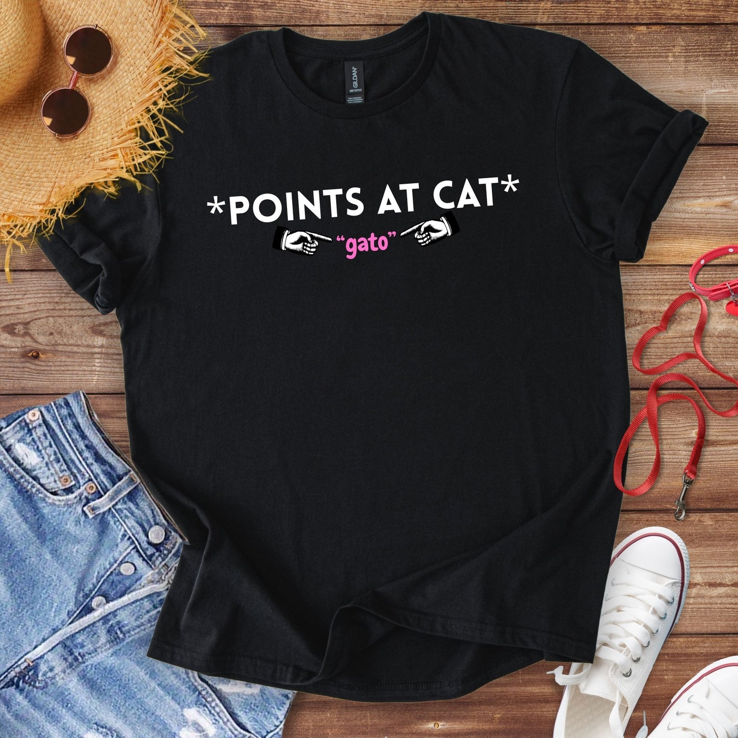 Points At Cat (Gato) T-Shirt