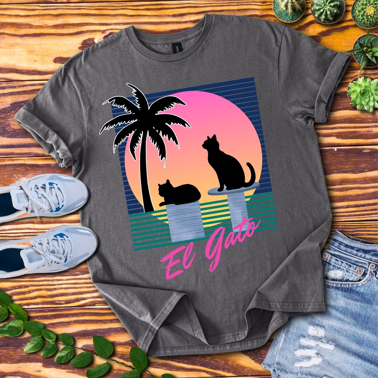 El Gato Retro T-Shirt