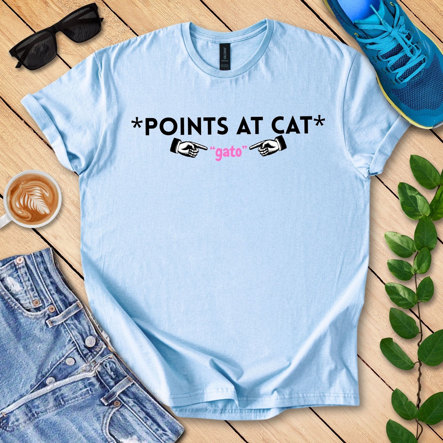 Points At Cat (Gato) T-Shirt