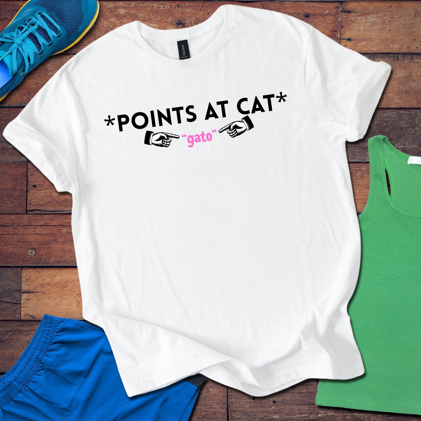Points At Cat (Gato) T-Shirt